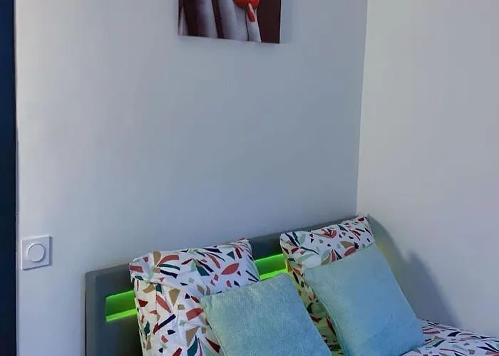 Ot Elegant Et * קלרמונט-פרנד