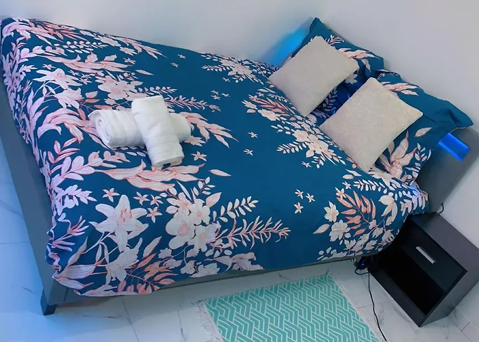 Ot Elegant Et * קלרמונט-פרנד